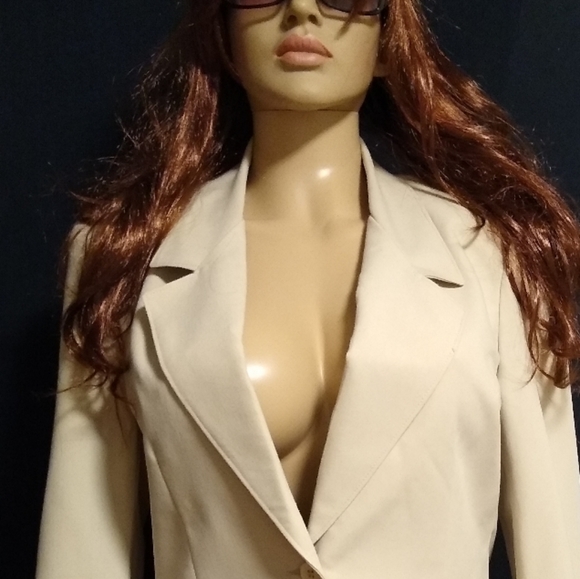 Classic Collection Single Breasted Beige Blazer 12 - Picture 1 of 6